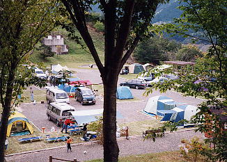 p_04_4.jpgダム左岸のエコーバレー内のオートキャンプ場写真です。