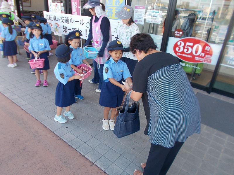 呼びかけるジュニアポリス