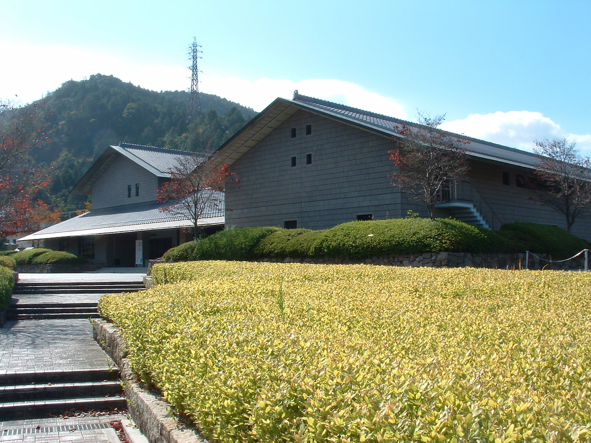 野洲市歴史民俗博物館（銅鐸博物館）の詳細を表示