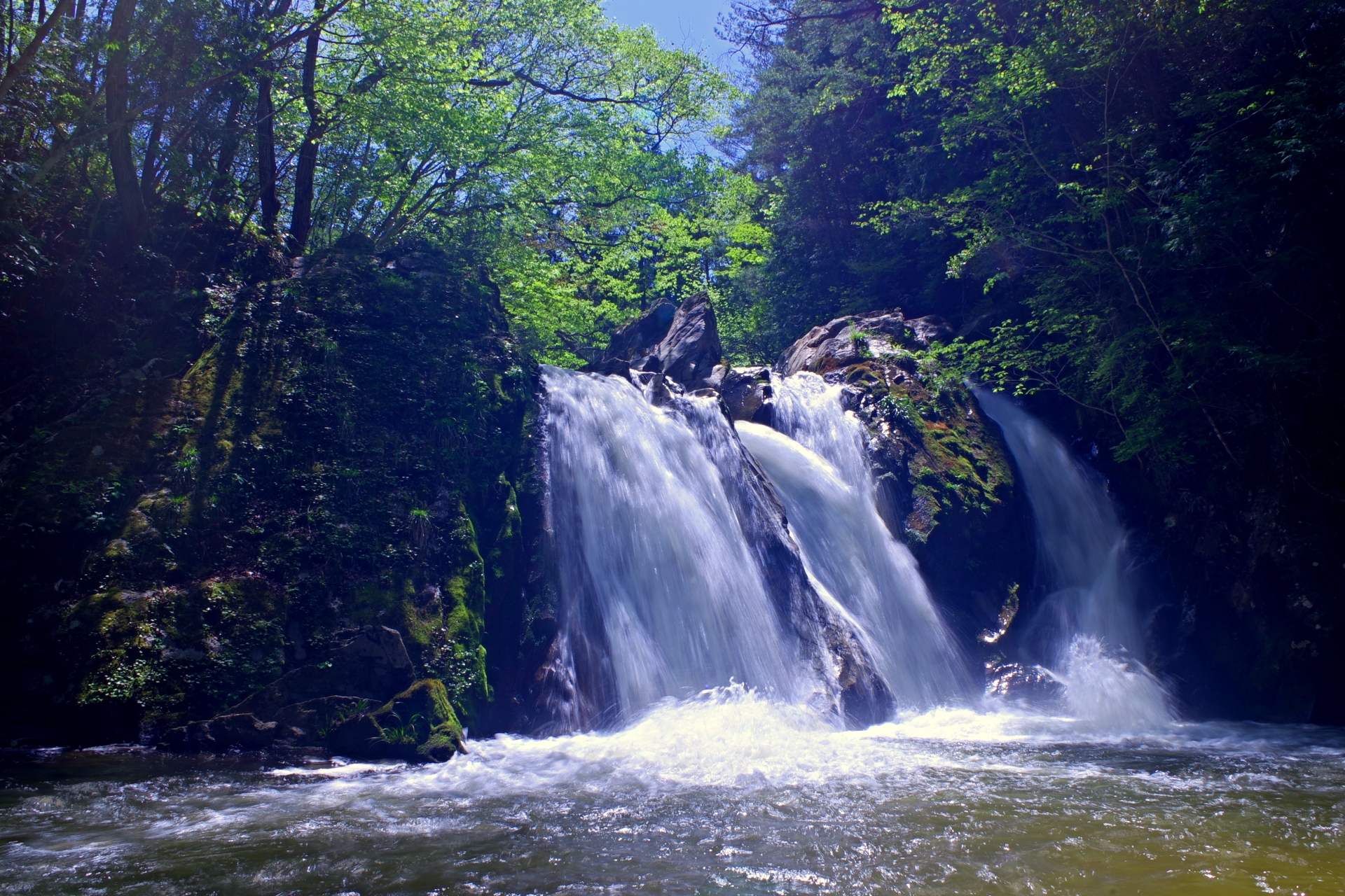 三筋の滝の詳細を表示