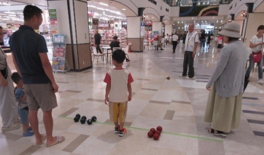 ボッチャ体験の様子