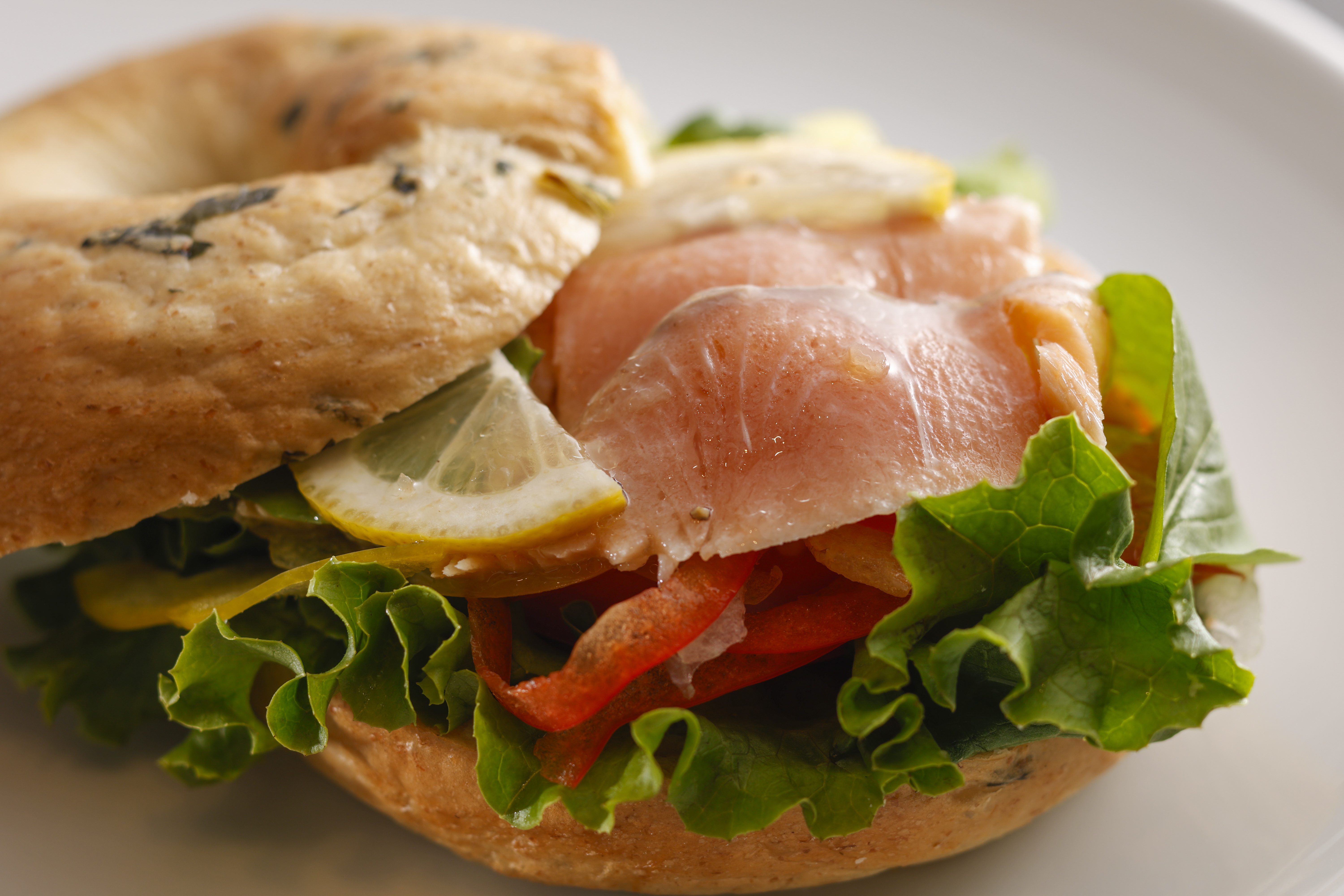 ビワマスエメラルドリングの画像、イチマルベーグルInstagramへのリンク