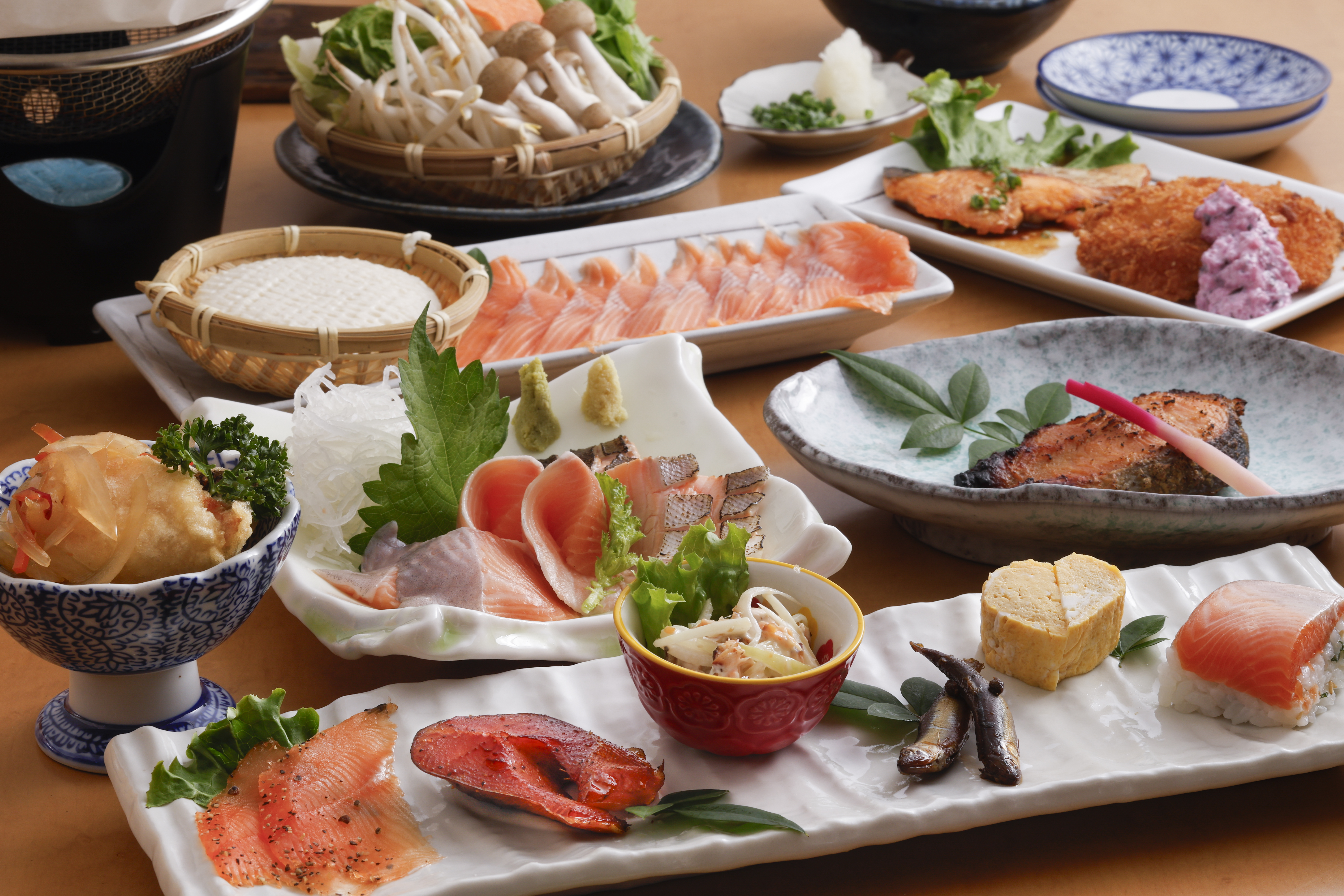 ビワマスと近江野菜のしゃぶしゃぶコース 極の画像、山本屋魚濱ホームページへのリンク