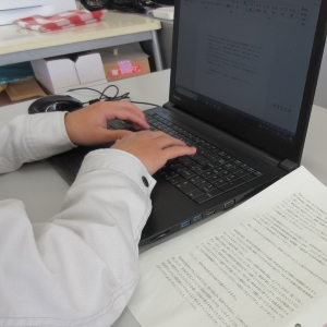 令和5年度修了生
テクノカレッジでの1年間は、とても充実していました。訓練を積み重ねていくたびに、働くための知識や技能が身についてので、自信につながりました。1年間あっという間でしたが、得たものは数えきれないほどたくさんあり、訓練を受けることができて本当に良かったと思います。
