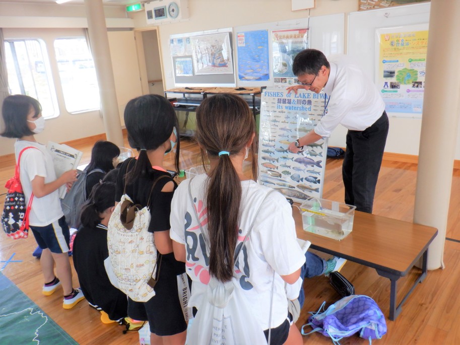 体験学習しているこどもたち