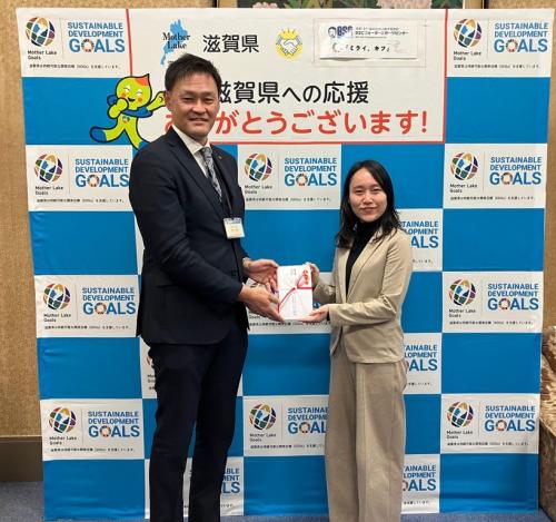 贈呈式の様子