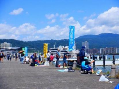 釣り大会の風景