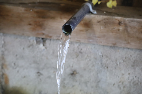 水