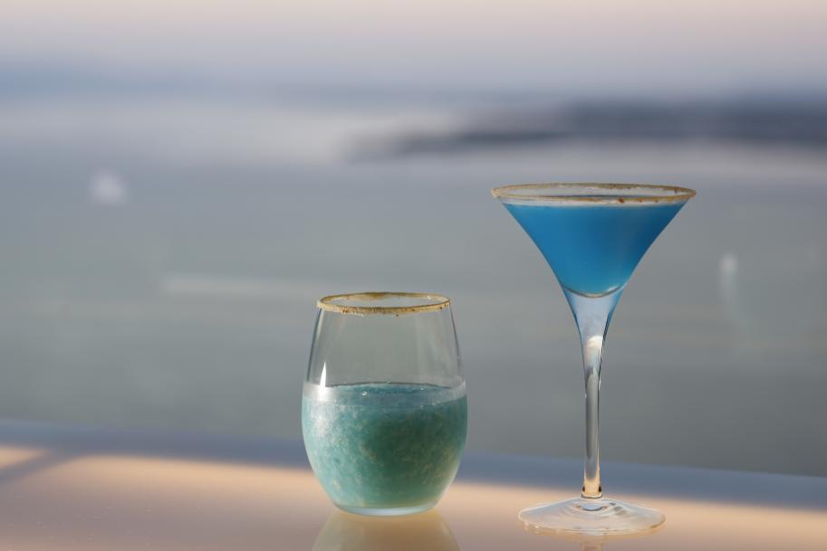 びわ湖魚カクテル「湖酔(こよい)」の画像、びわ湖魚ノンアルコールカクテル「湖惚(こほれ)」の画像、びわ湖大津プリンス ホテルスカイラウンジ トップオブオオツのホームページへのリンク