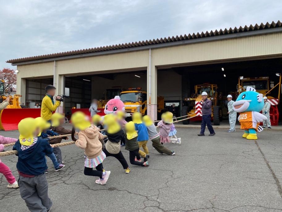 3子ども綱引き