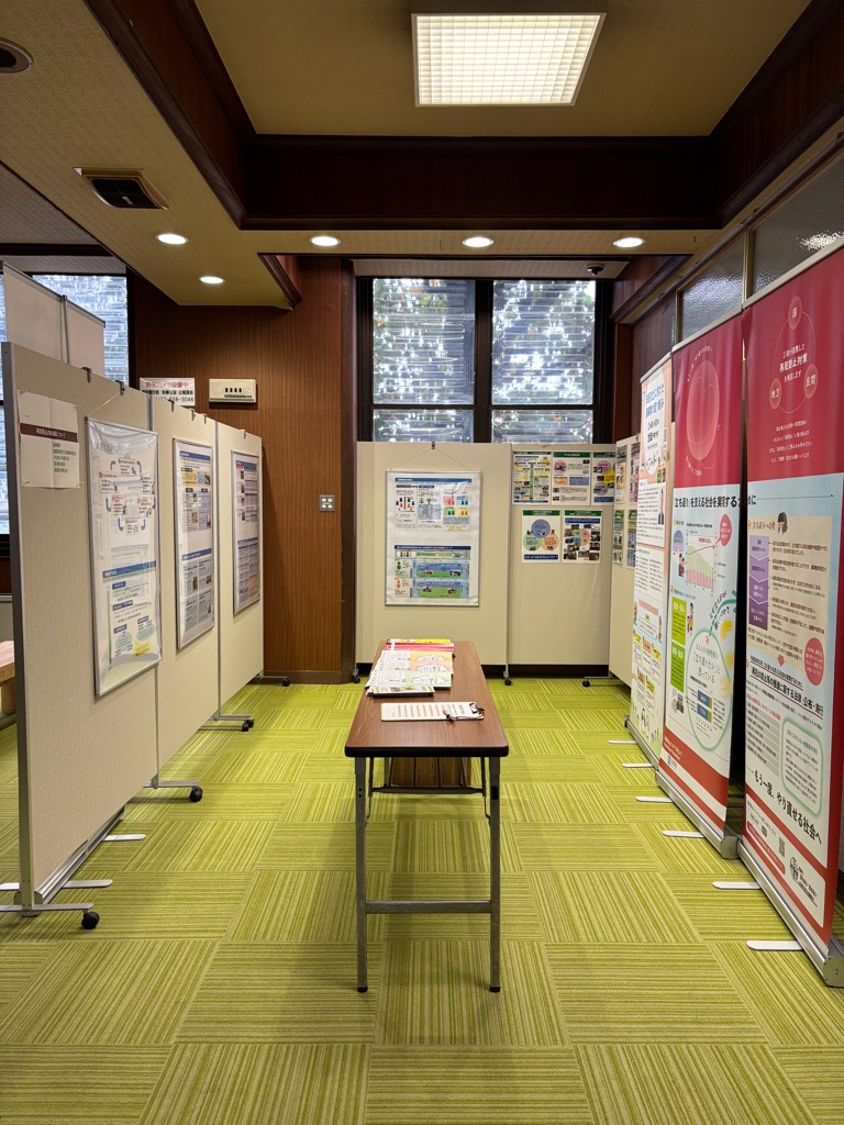 県民サロンでの展示の様子