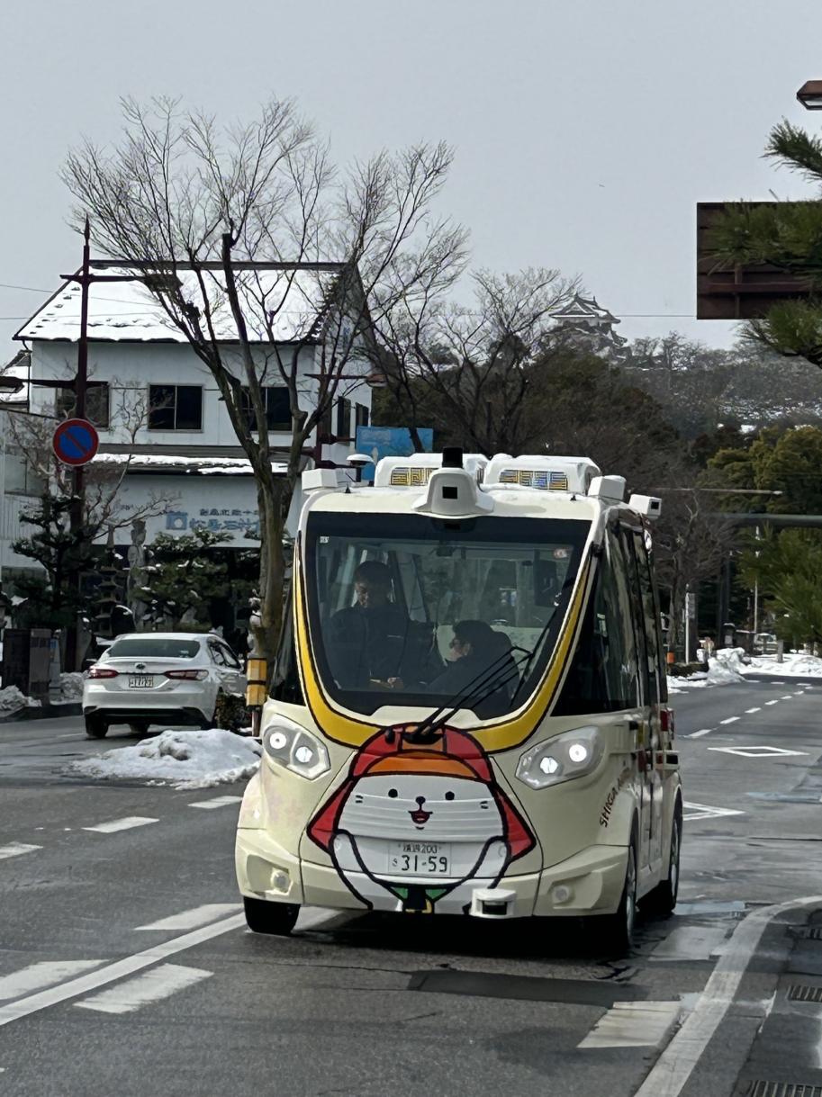 自動運転バス