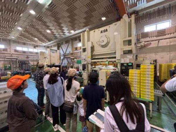 令和7年度オープンファクトリーイベントの様子です(日伸工業株式会社)