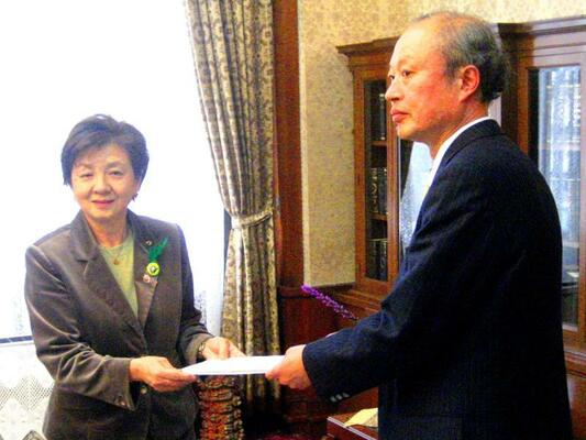 対策委員会委員会報告の様子(その1)