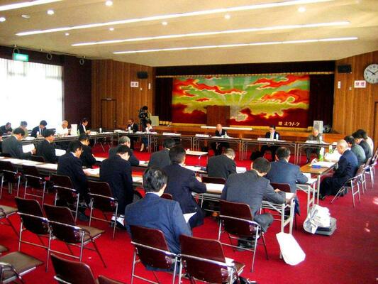 第8回RD最終処分場問題対策委員会の様子