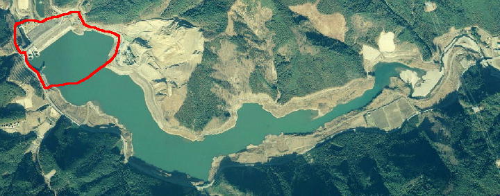 青土ダムドローンと湖面利用禁止区域です