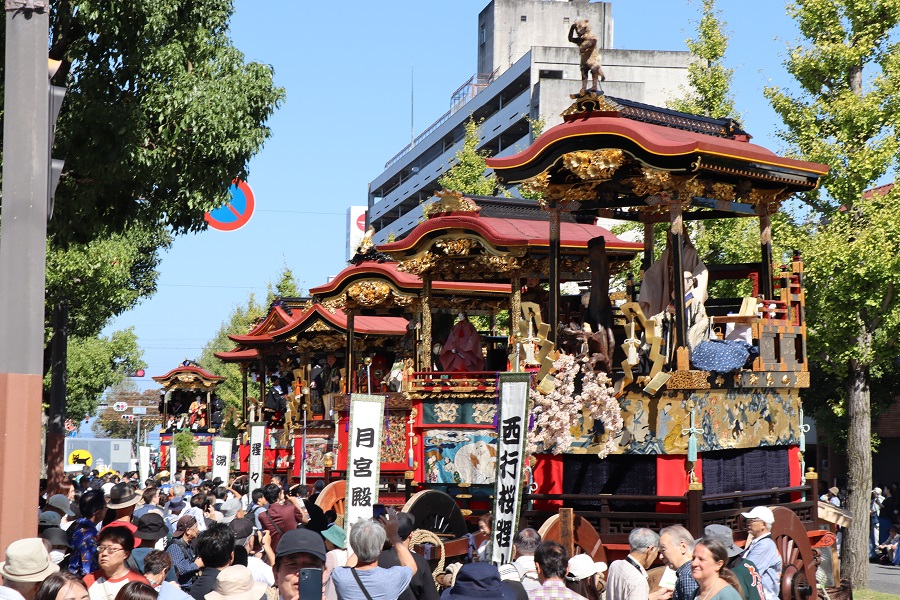 大津祭、巡行昼休憩時の曳山展示の様子
