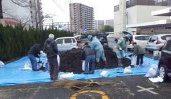 水草たい肥配布の様子
