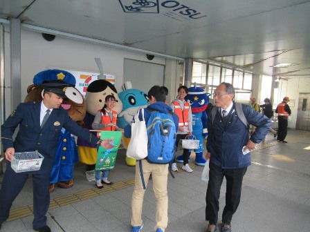 ゆる3(さん)防犯キャンペーン オープニングセレモニー(JR石山駅)の様子6