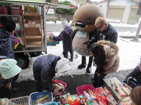 長浜地域(余呉)での「詐欺用心」啓発の様子2