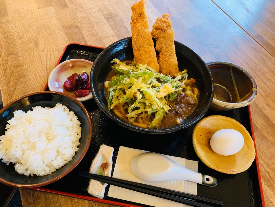 カツのせ特製カレーうどん