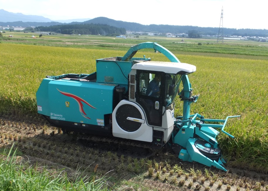 画像:WCS用稲の収穫作業