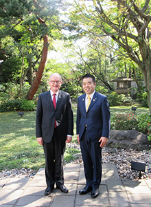 ニュージーランド大使館にてスティーブン・ペイトン大使と面会