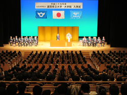 夢と情熱に満ち溢れた多くの学生が会場に集う