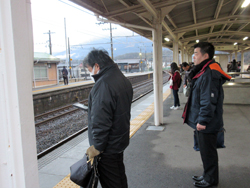 JR近江長岡駅を経由して県庁に