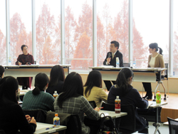 「女性力活性化研究会」が主催する意見交換会に出席