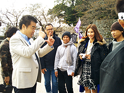 ディエム・ミーさんとの共演する様子