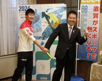 滋賀県民スポーツ大賞受賞の桐生祥秀選手との記念撮影