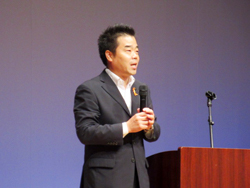 講演をする様子