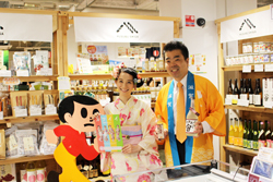 パーソナリティーの篠原ともえさんとのツーショット