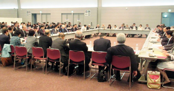 関西広域連合協議会に出席