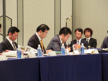 関西広域連合で発言する様子