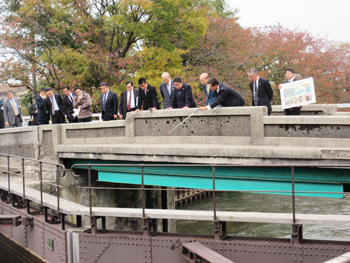 富岩運河環水公園を視察