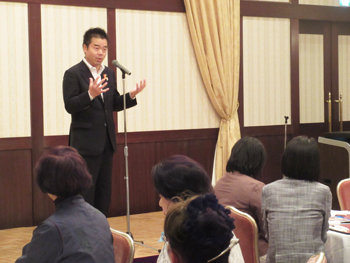 全国地域婦人団体連絡協議会近畿ブロック会議であいさつ