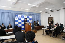 知事会見