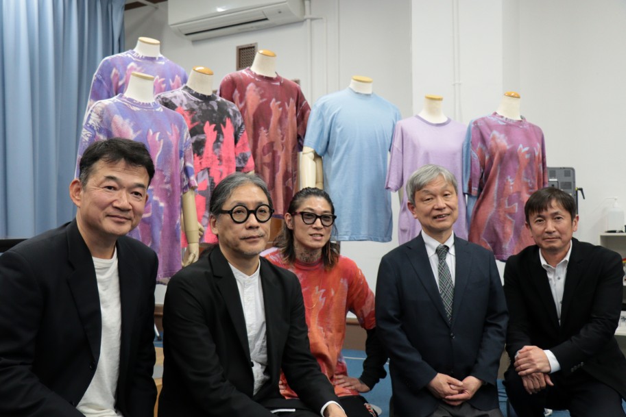 会見した（左から）村瀬氏、松井氏、水谷氏、辻氏、澤氏